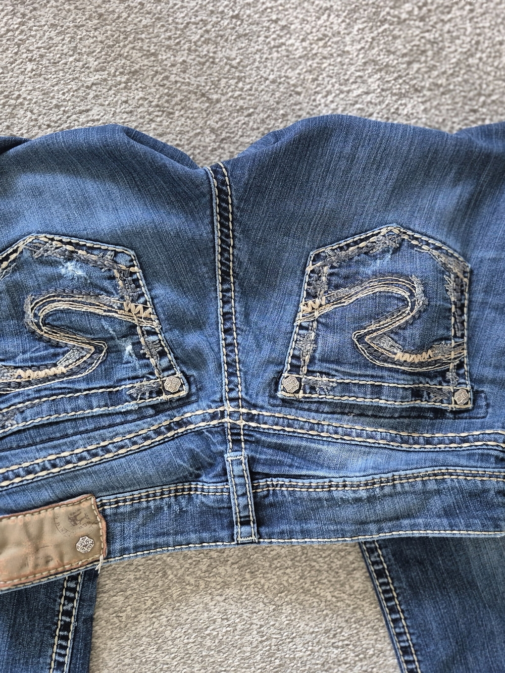 Silver Jeans Women's Skinny Distressed Blue Denim with Embroidered Pockets